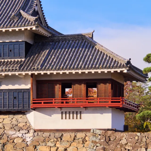 The Tsukimi moon-viewing turret of Matsumoto Castle with its vermilion railing
